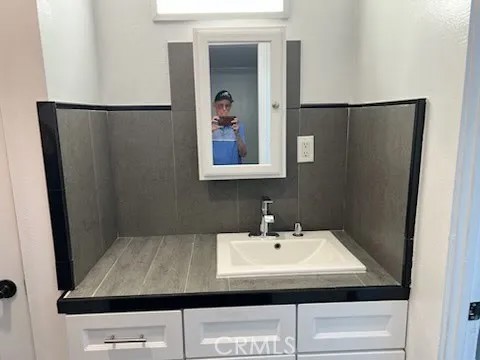 1040 Cedar