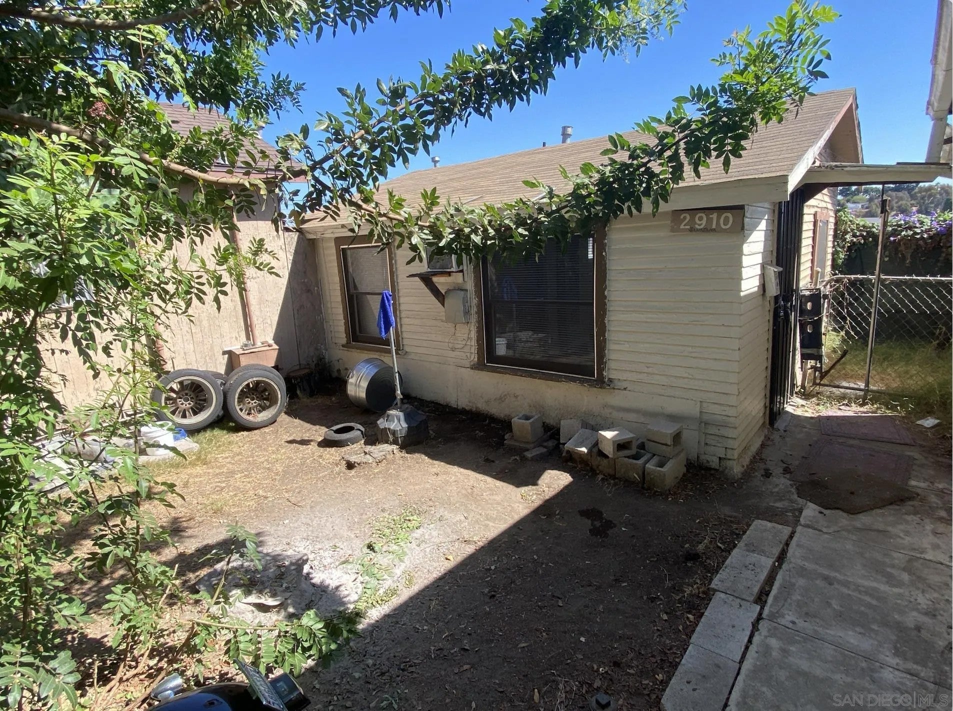 2908-12 E 8th