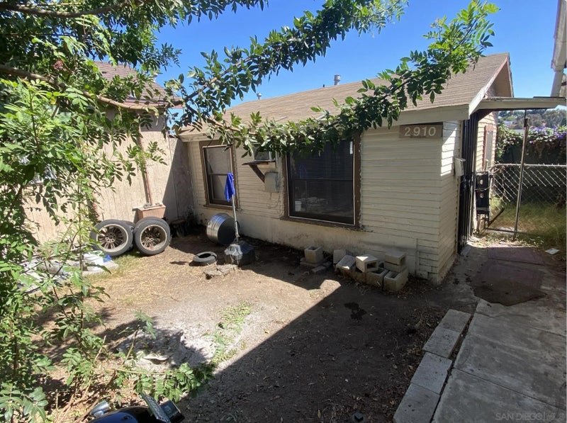 2908-12 E 8th