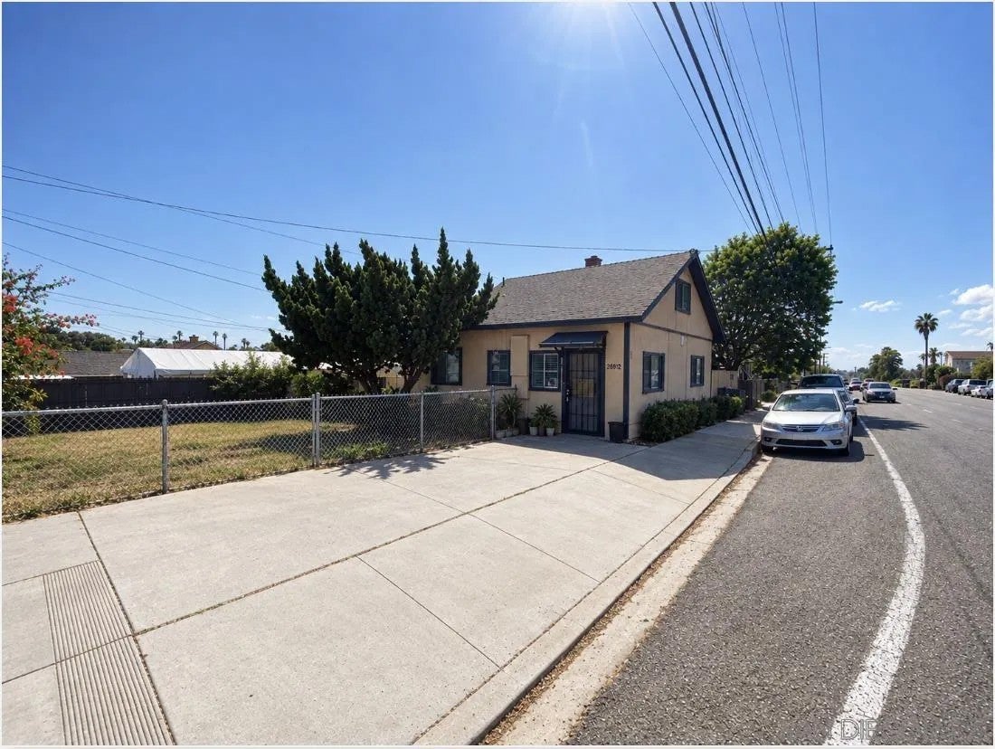 2908-12 E 8th