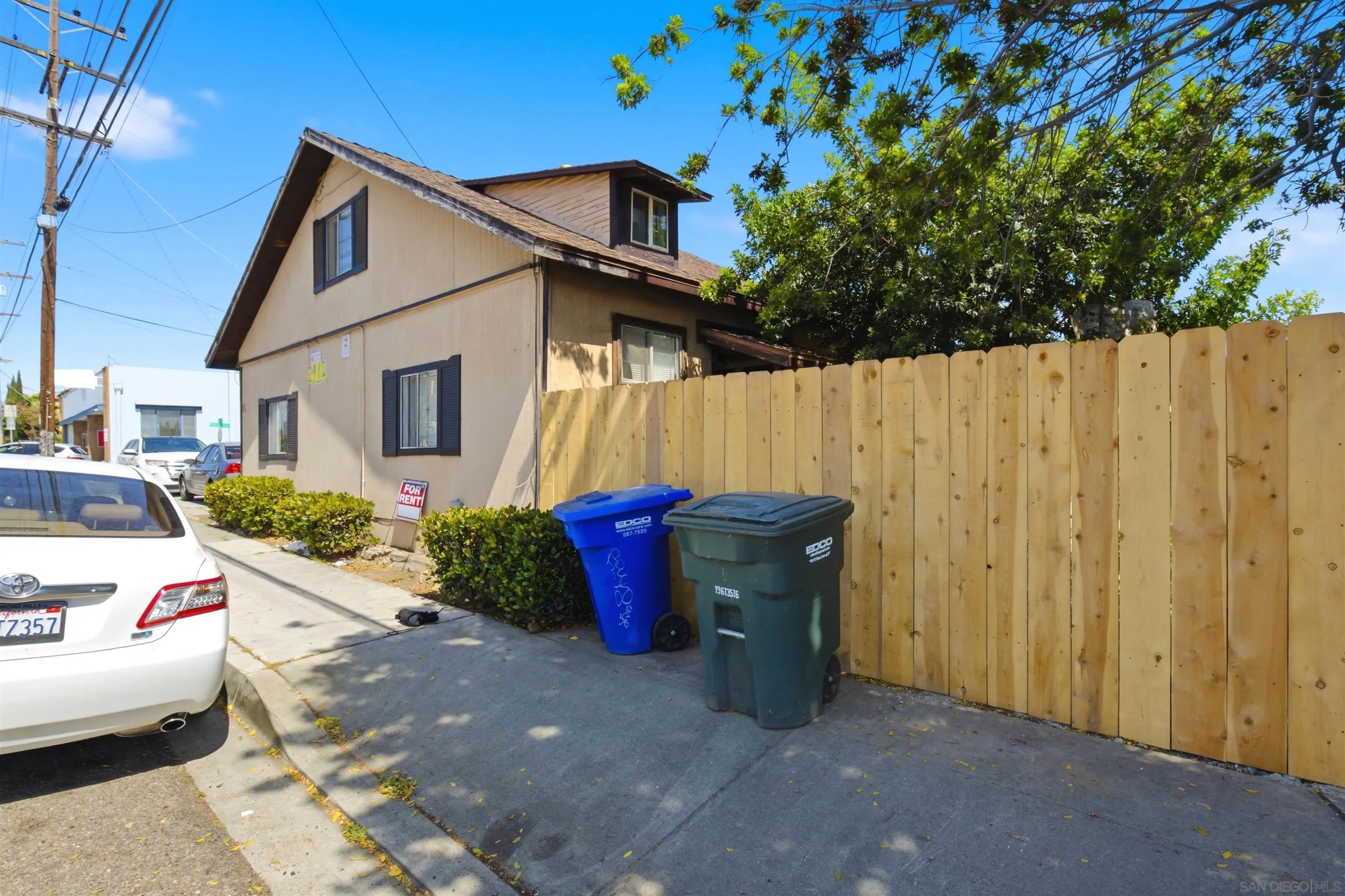 2908-12 E 8th
