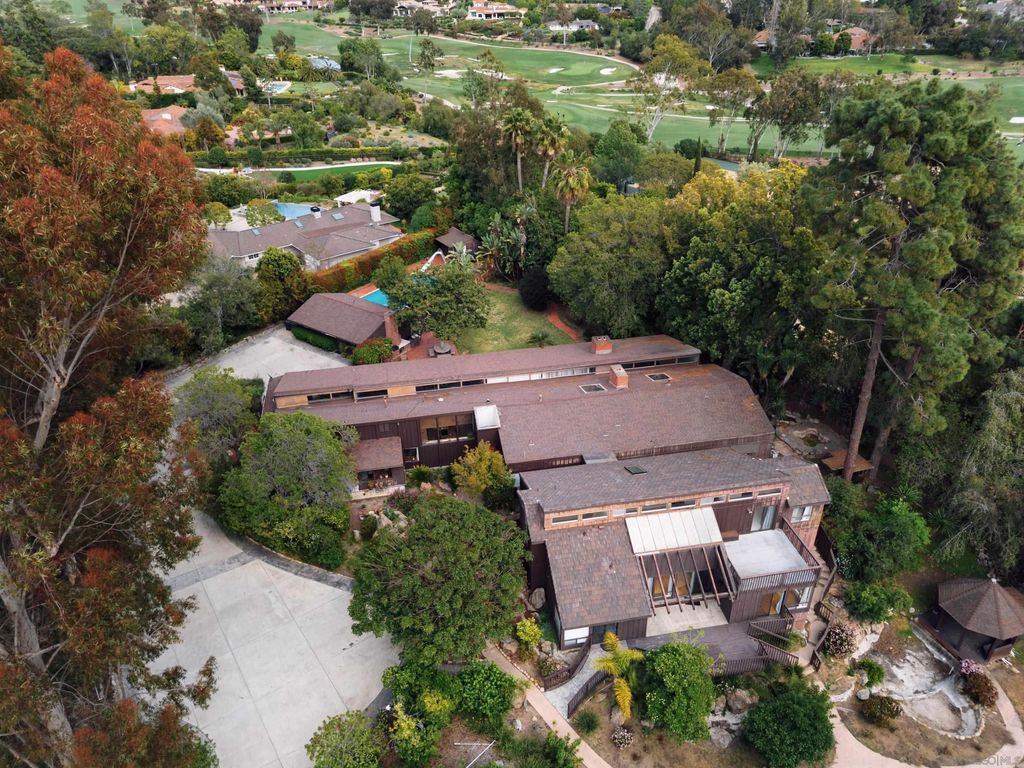 Photo of 6009 Mimulus, Rancho Santa Fe, CA 92067 (MLS # 250038807)