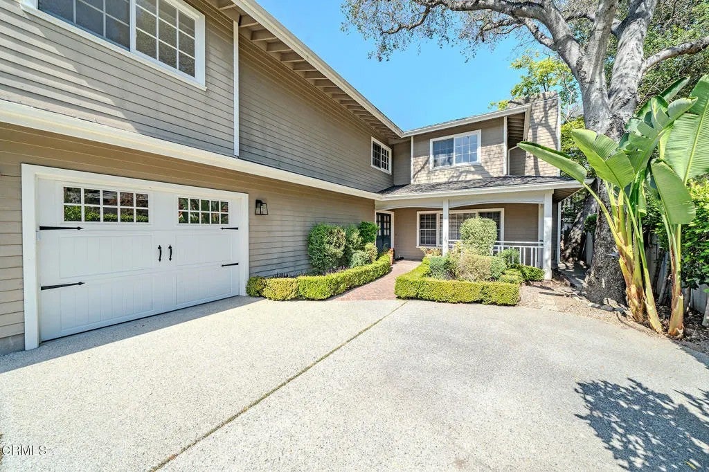 Photo of 4330 Bel Aire Drive, La Canada Flintridge, CA 91011 (MLS # P1-28234)