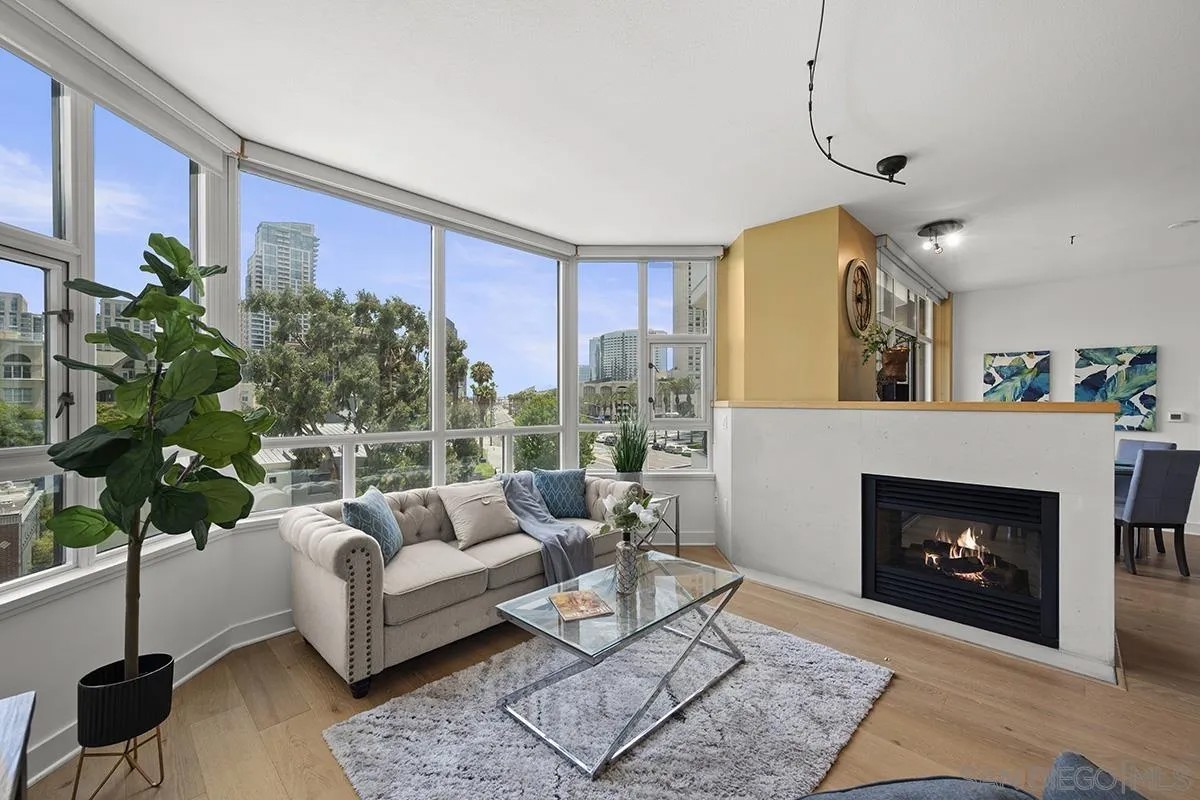 700 W Harbor Drive 402
