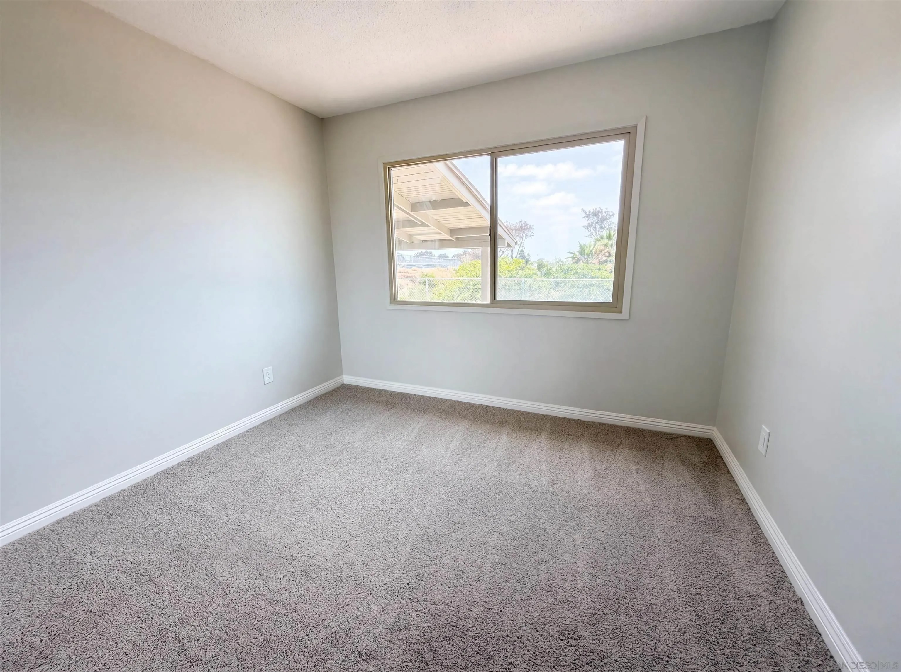 5219 Irwin