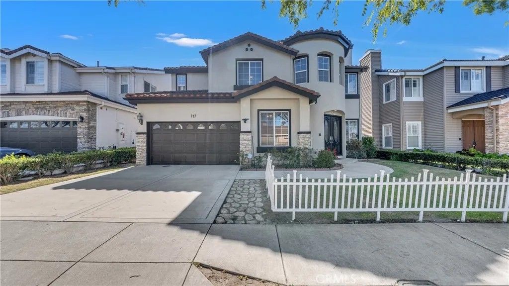 Photo of 717 High Ln, Redondo Beach, CA 90278 (MLS # SB26089208)