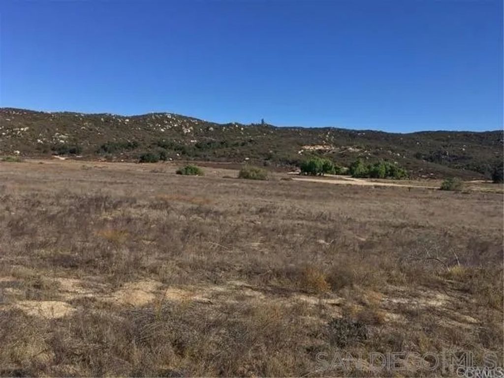 Photo of 44715 E Benton Rd, Hemet, CA 92544 (MLS # 260008469)