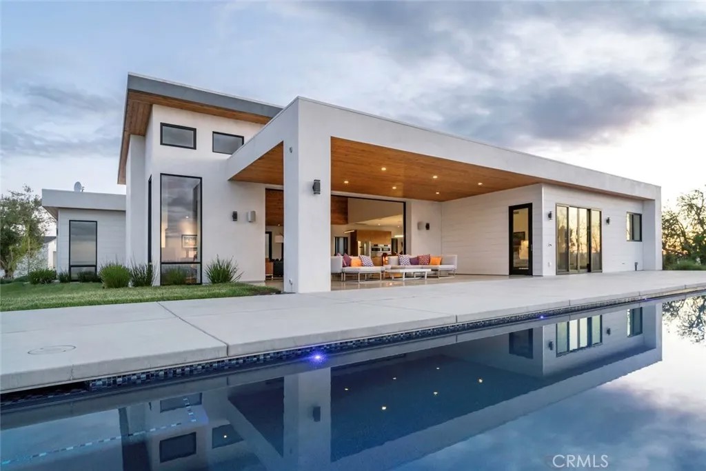 705 Sequoia Lane