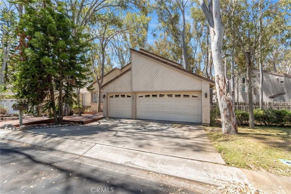 25012 Woodridge