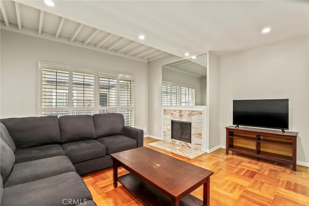 6525 La Mirada Avenue 112