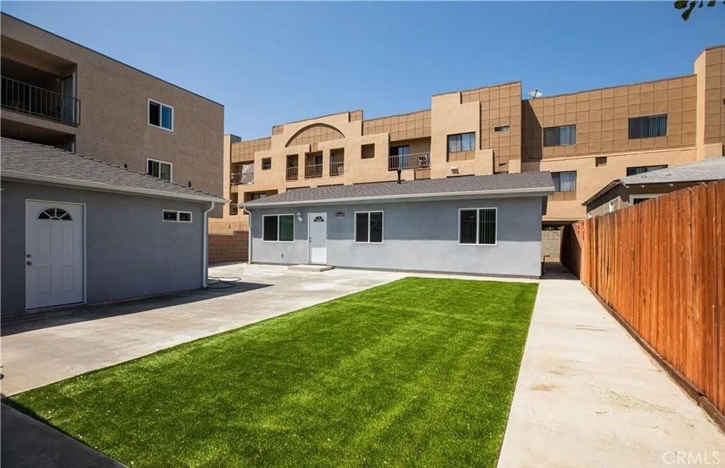 541 E Palmer Avenue