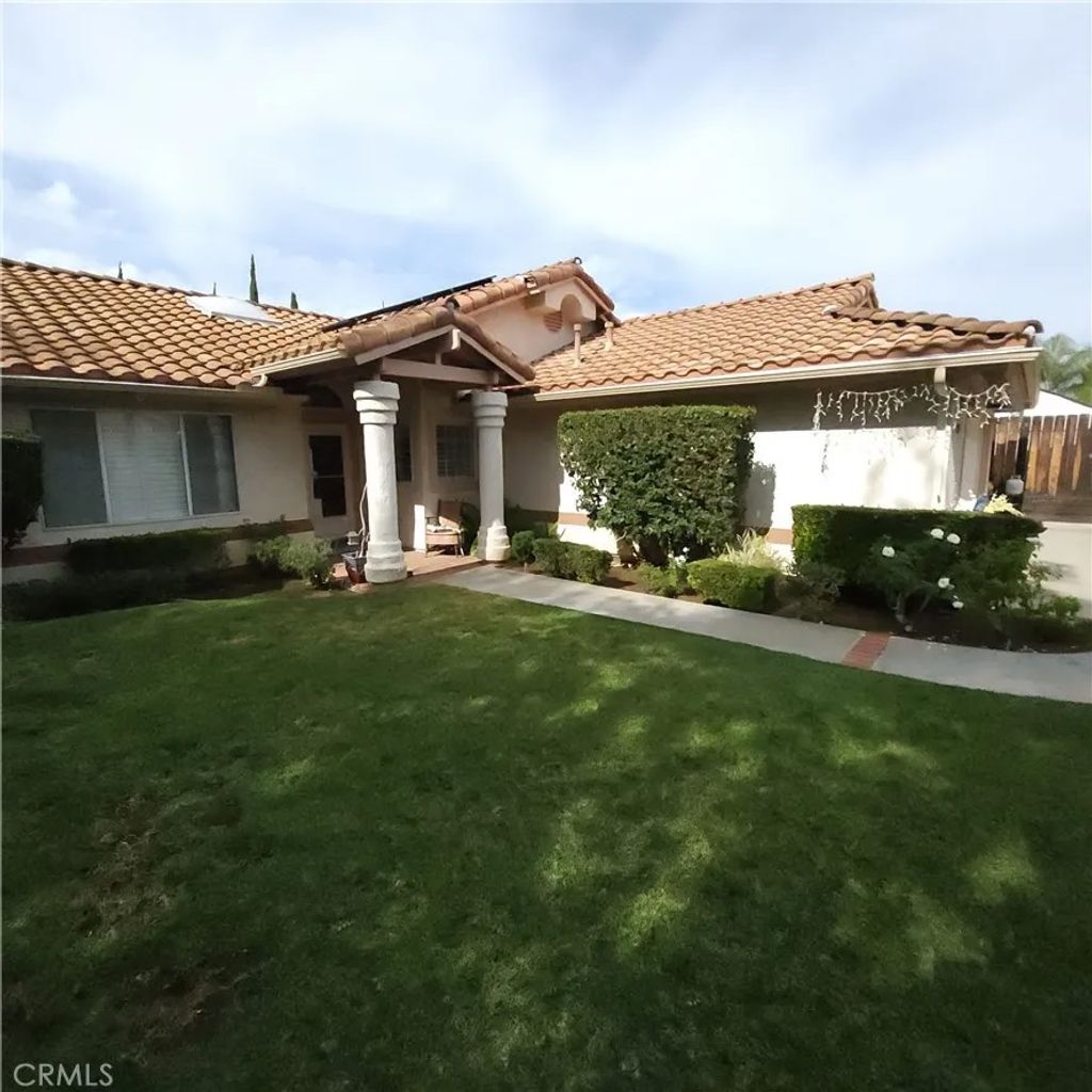 Photo of 2011 Rachelle Pl, Escondido, CA 92025 (MLS # IV25259867)
