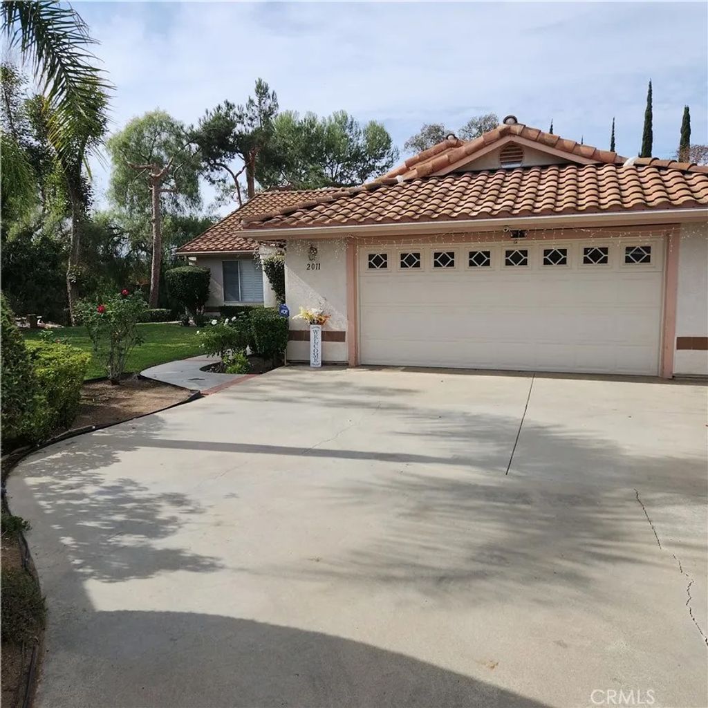 Photo of 2011 Rachelle Pl, Escondido, CA 92025 (MLS # IV25259867)