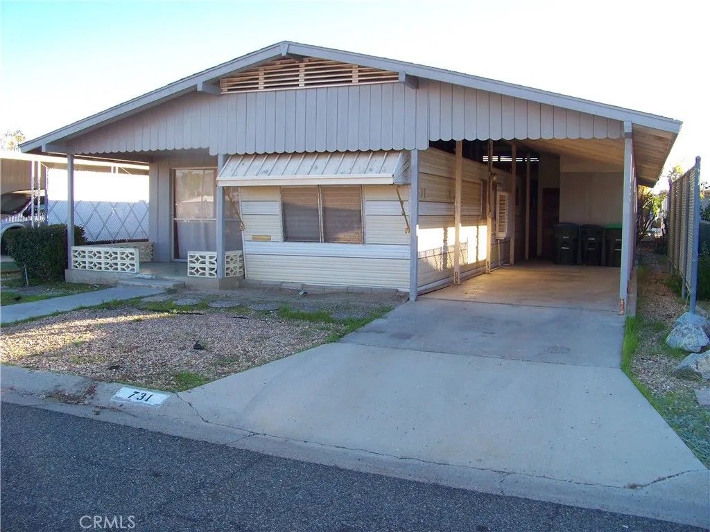Photo of 731 San Juan Dr, Hemet, CA 92543 (MLS # SW26054525)