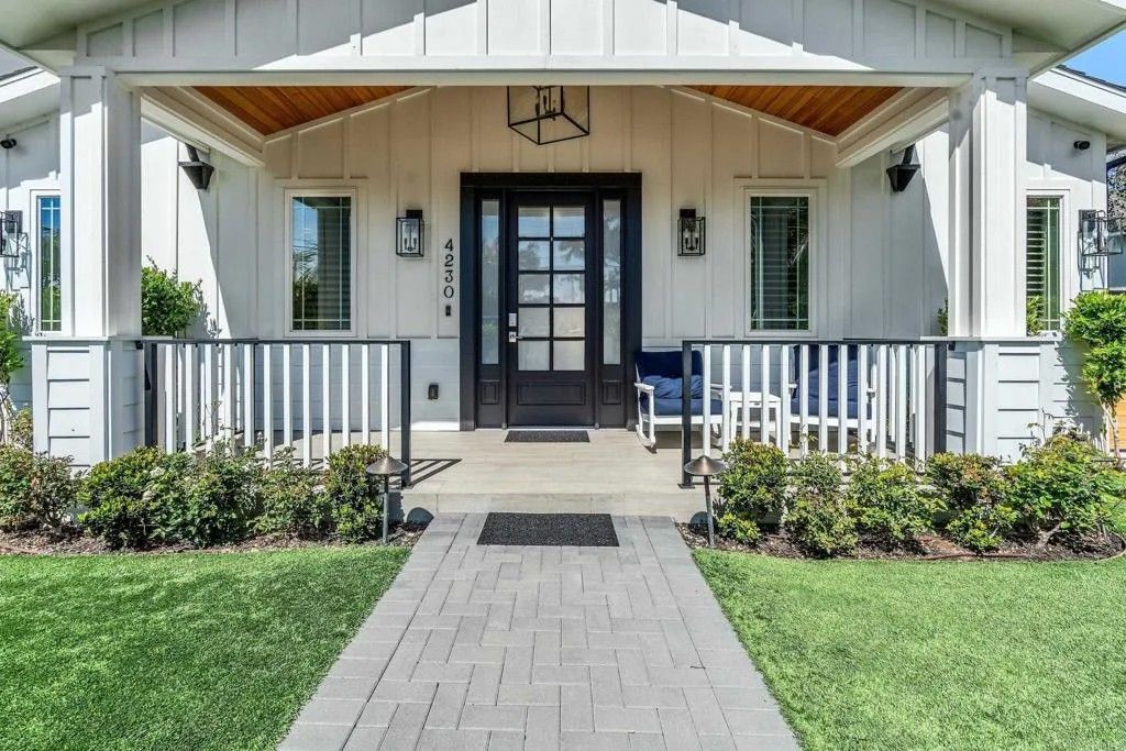 Photo of 4230 Orchard Avenue, San Diego, CA 92107 (MLS # NDP2601605)