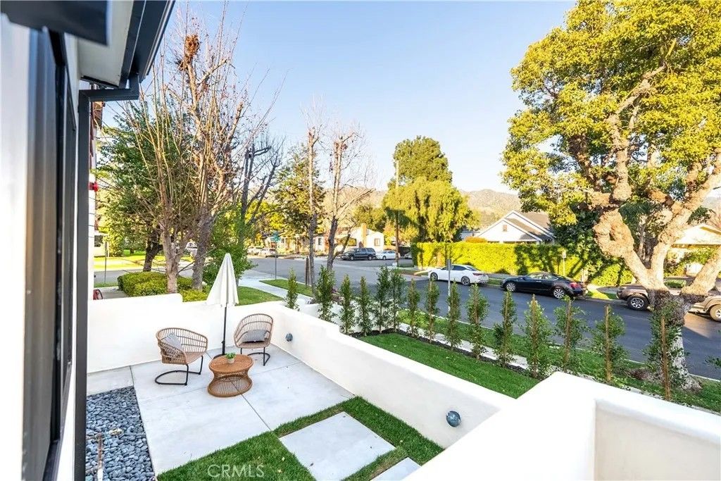 Photo of 1719 Landis St, Burbank, CA 91504 (MLS # SR26029715)