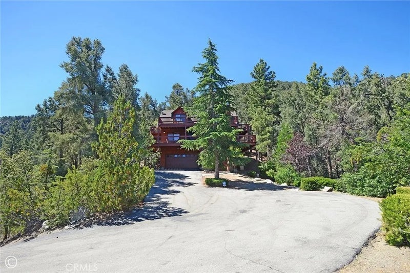 2027 Ivory Lane