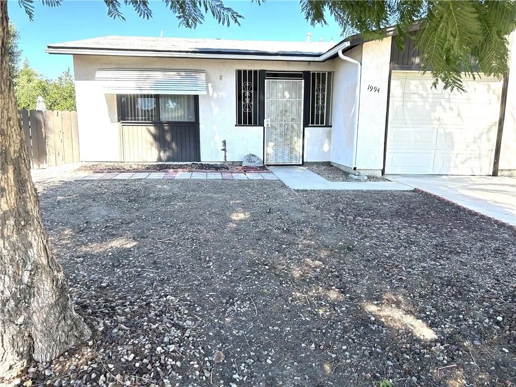 Photo of 1994 Flores St, Riverside, CA 92545 (MLS # SW25237312)