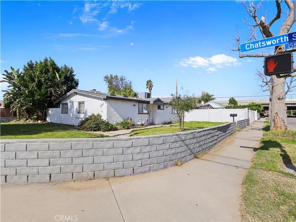 Photo of 15801 Chatsworth, Granada Hills, CA 91344 (MLS # SR26027565)