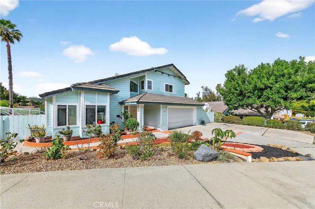 Photo of 1741 Dashero Pl, Escondido, CA 92029 (MLS # TR25259626)