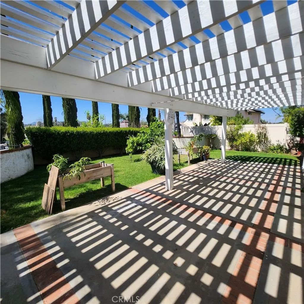 Photo of 2011 Rachelle Pl, Escondido, CA 92025 (MLS # IV26065220)