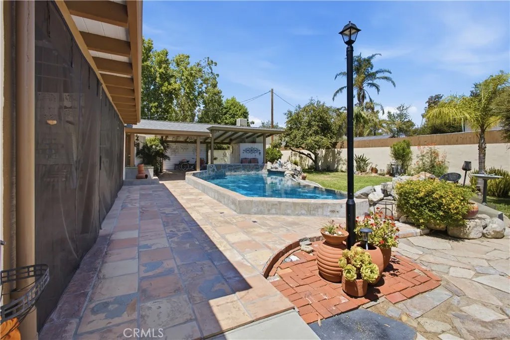 3151 Pepper Tree