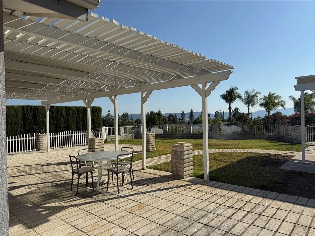 Photo of 38215 Via Taffia, Murrieta, CA 92563 (MLS # SW25180391)