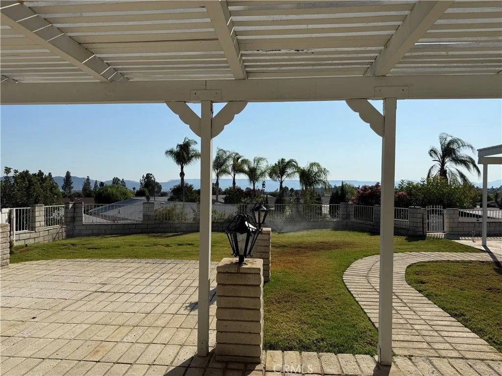 Photo of 38215 Via Taffia, Murrieta, CA 92563 (MLS # SW25180391)