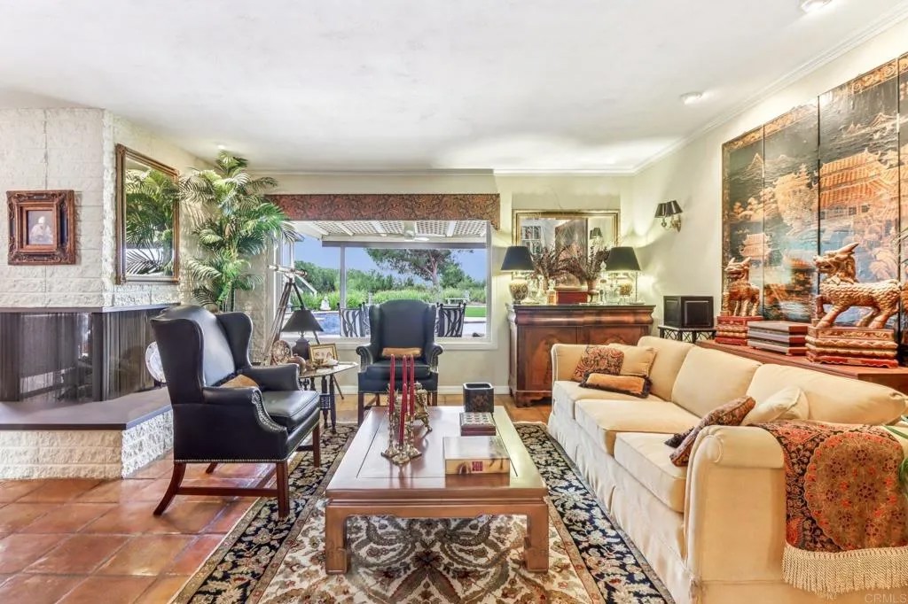 240 Camino Del Cerro Grande