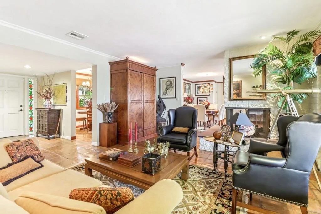 240 Camino Del Cerro Grande