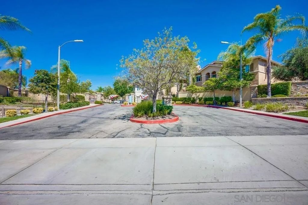 Photo of 26374 Arboretum Way #3104, Murrieta, CA 92563 (MLS # 250036811)
