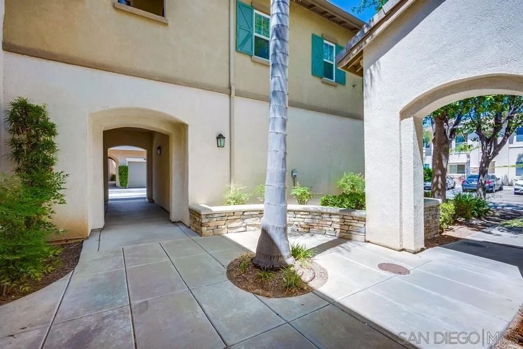 Photo of 26374 Arboretum Way #3104, Murrieta, CA 92563 (MLS # 250036811)