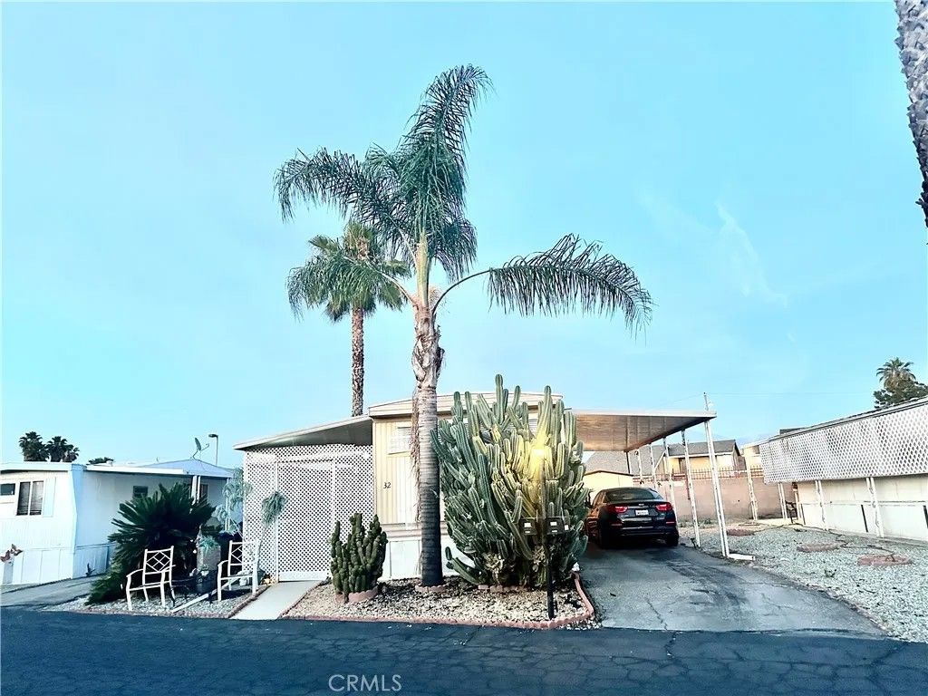 Photo of 332 N Lyon Avenue #32, Hemet, CA 92543 (MLS # IG26100288)