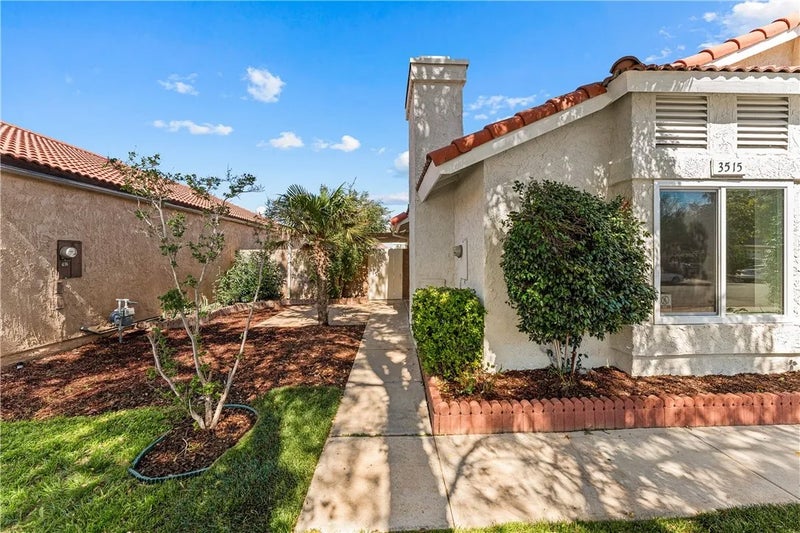 3515 E Avenue R12