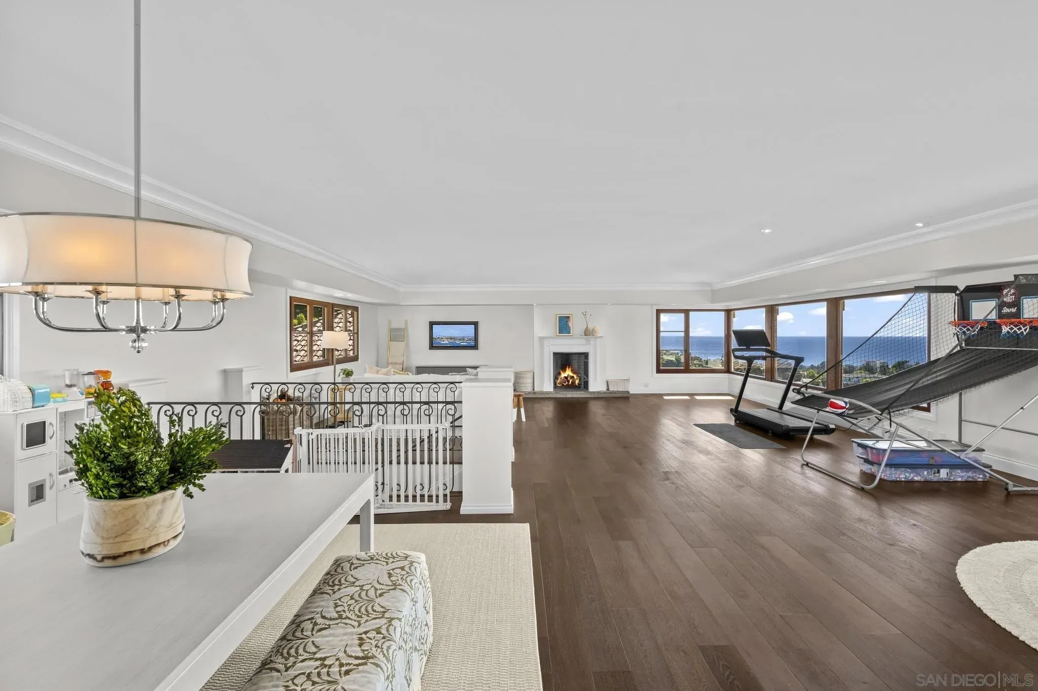 La Jolla, California 92037, United States, 5 Bedrooms Bedrooms, ,8 BathroomsBathrooms,Residential,Active,193763