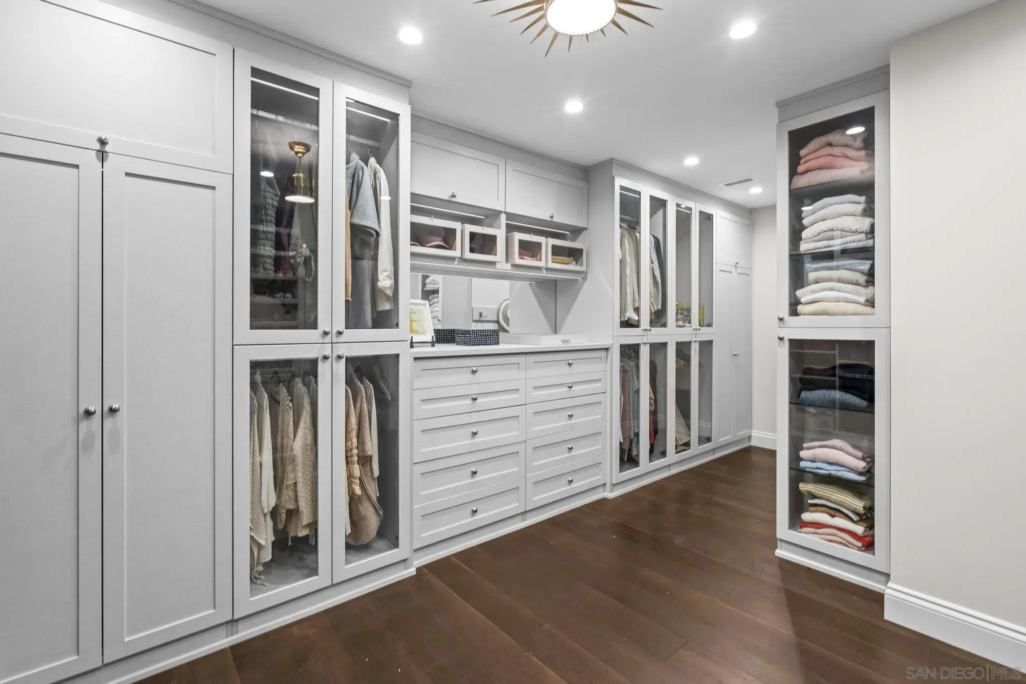 La Jolla, California 92037, United States, 5 Bedrooms Bedrooms, ,8 BathroomsBathrooms,Residential,Active,193763