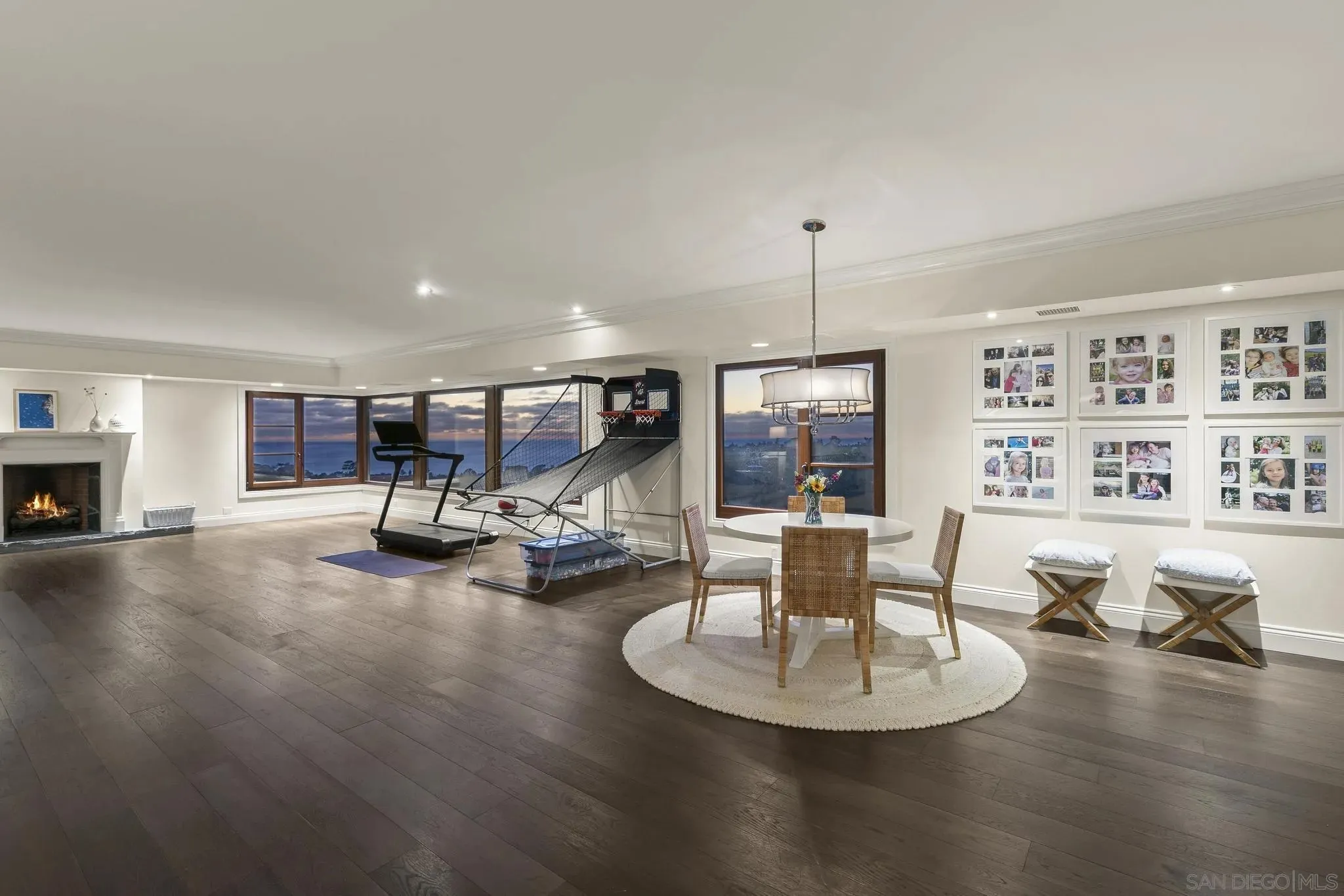 La Jolla, California 92037, United States, 5 Bedrooms Bedrooms, ,8 BathroomsBathrooms,Residential,Active,193763