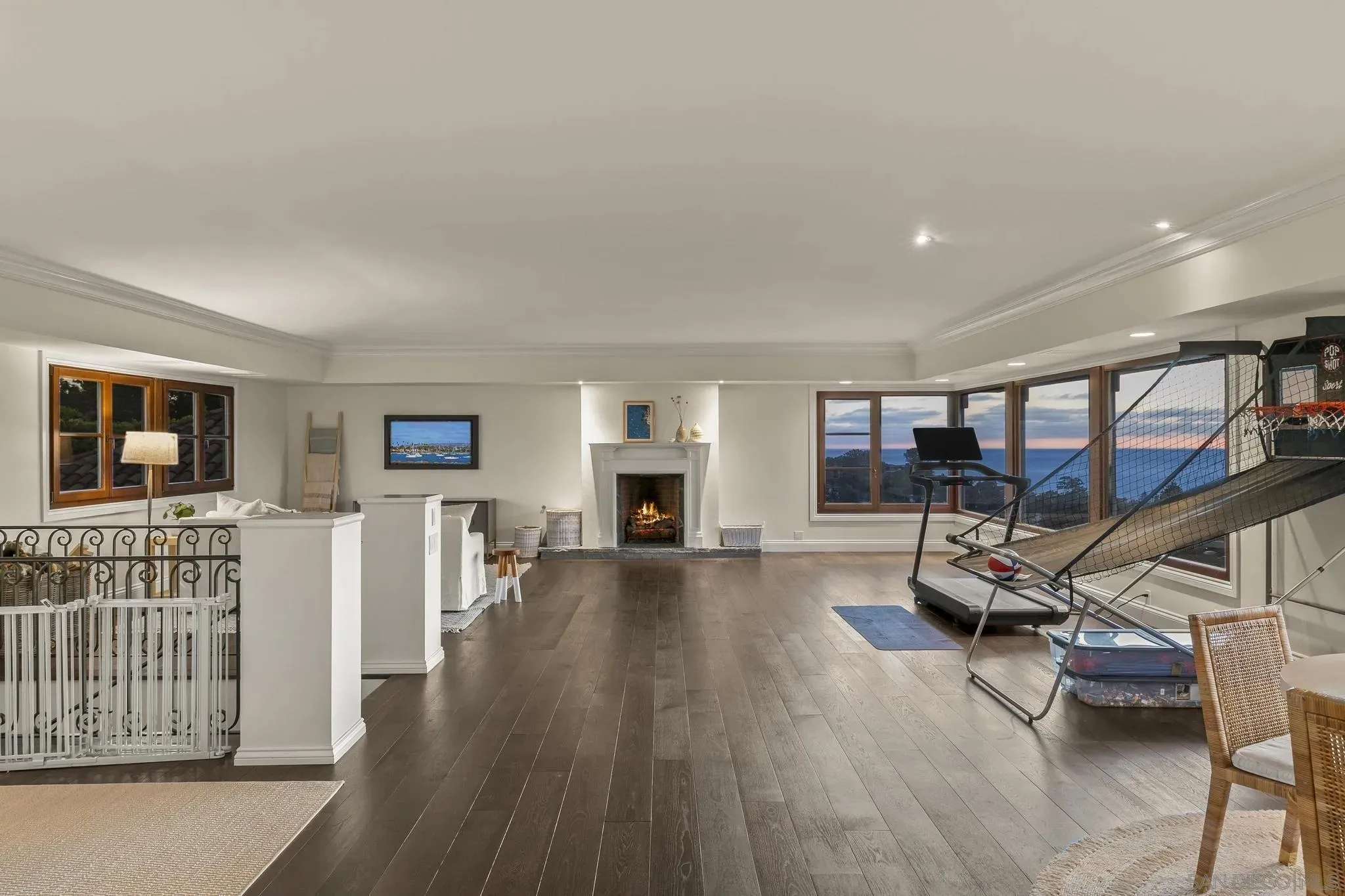 La Jolla, California 92037, United States, 5 Bedrooms Bedrooms, ,8 BathroomsBathrooms,Residential,Active,193763