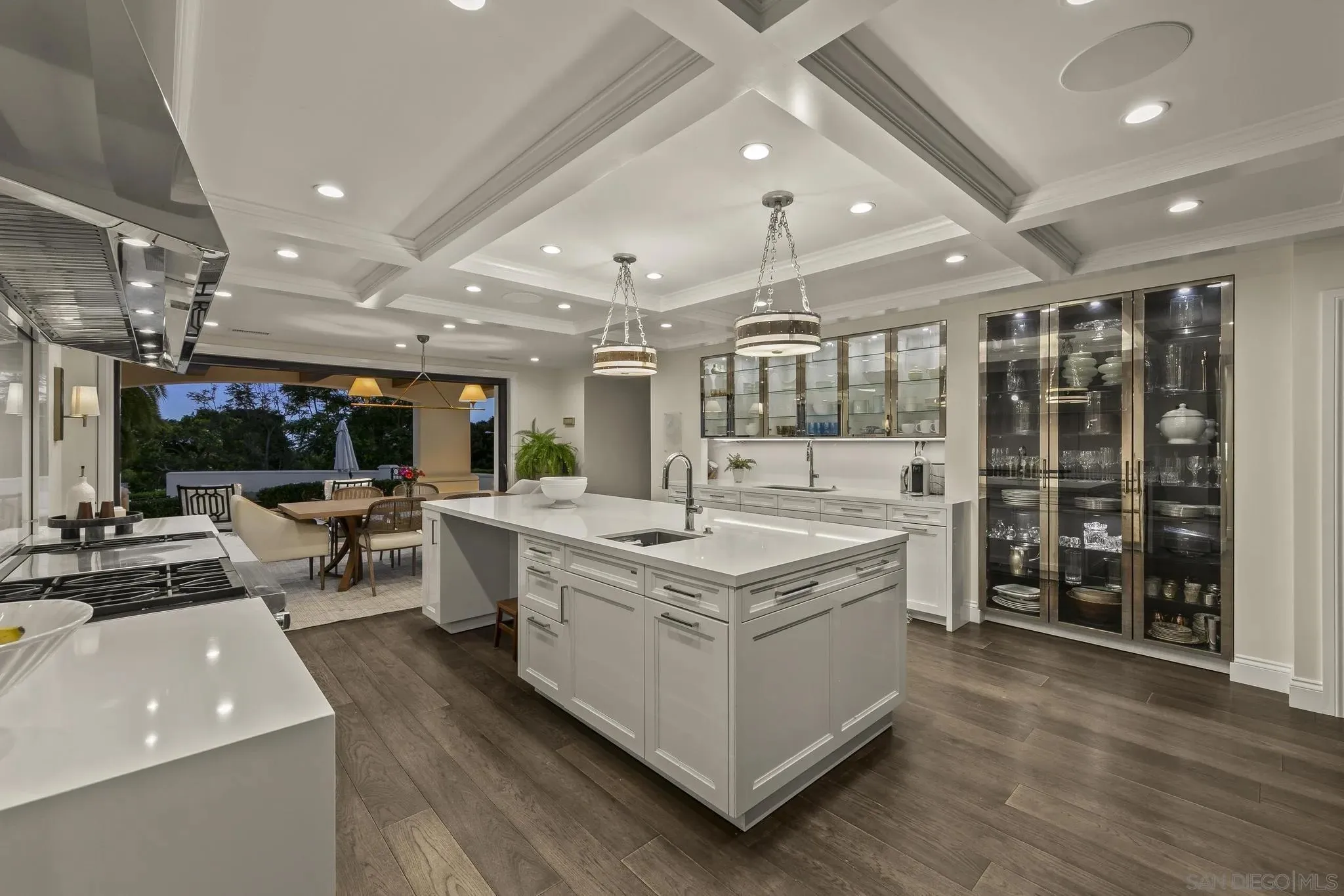 La Jolla, California 92037, United States, 5 Bedrooms Bedrooms, ,8 BathroomsBathrooms,Residential,Active,193763