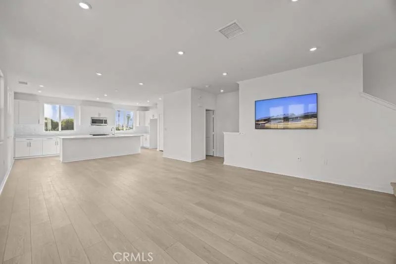101 Laxore St. 205