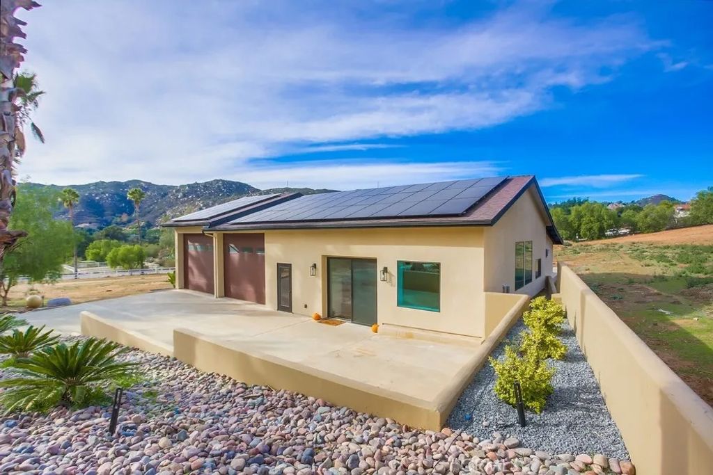 Photo of 11379 Reidy Canyon, Escondido, CA 92026 (MLS # SW26057277)