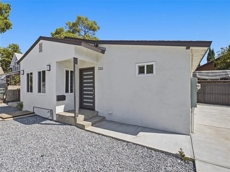 708 N El Molino