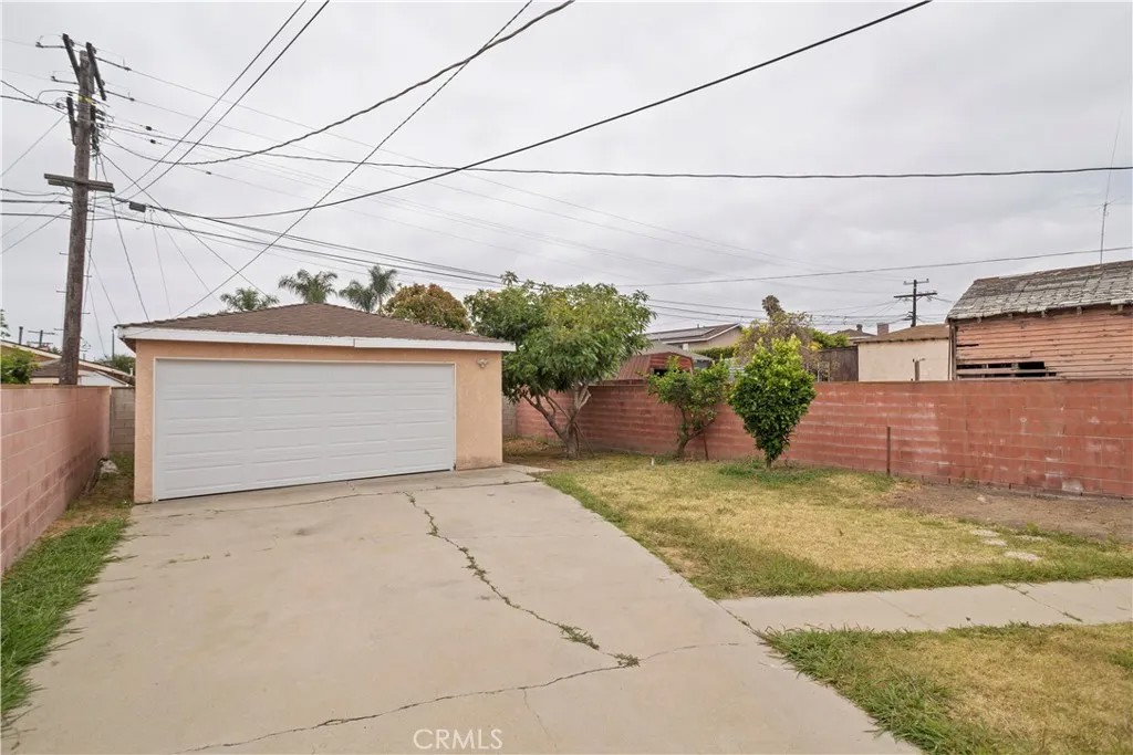 1220 W Young