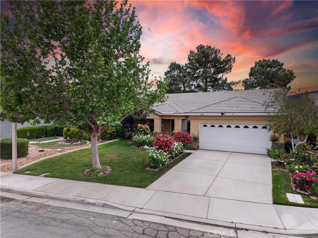 Photo of 1840 W Holguin St, Lancaster, CA 93534 (MLS # SR26077475)