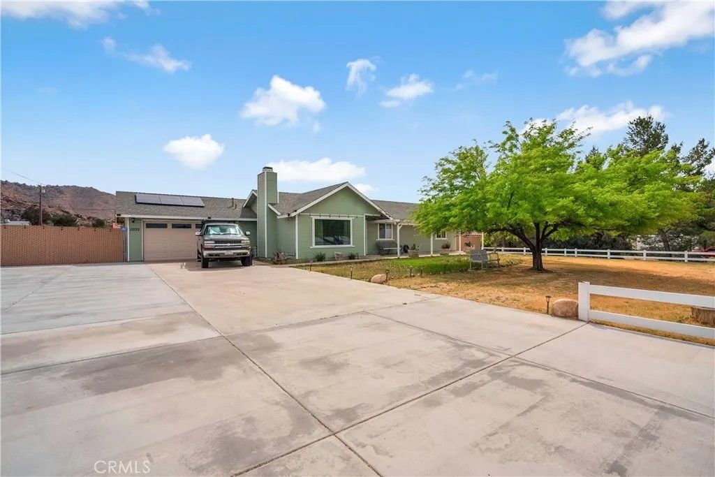 Photo of 17133 Mesquite Rd, Apple Valley, CA 92307 (MLS # SR26072754)
