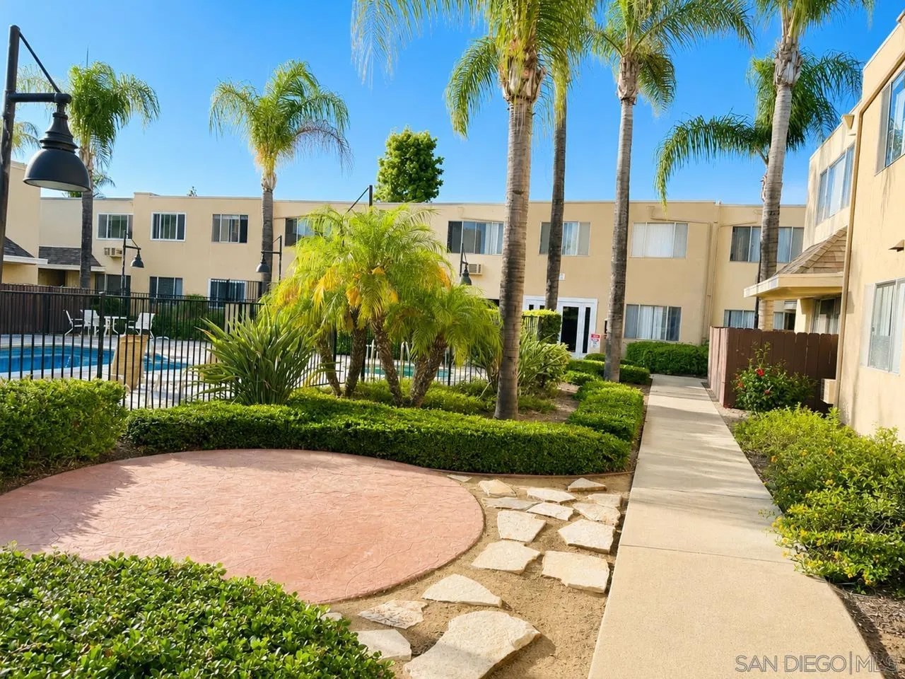 455 Ballantyne St 21
