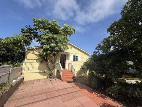 Photo of 534 Ocean View Avenue, Encinitas, CA 92024 (MLS # NDP2607186)