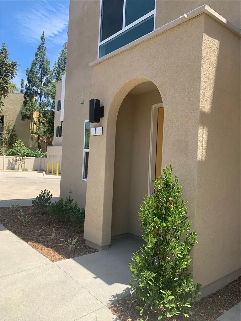 9425 1/2 N. Sepulveda Blvd. 1