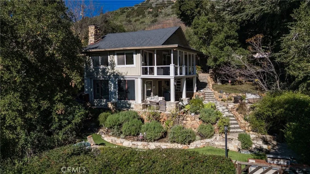 2305 Sugarloaf Drive
