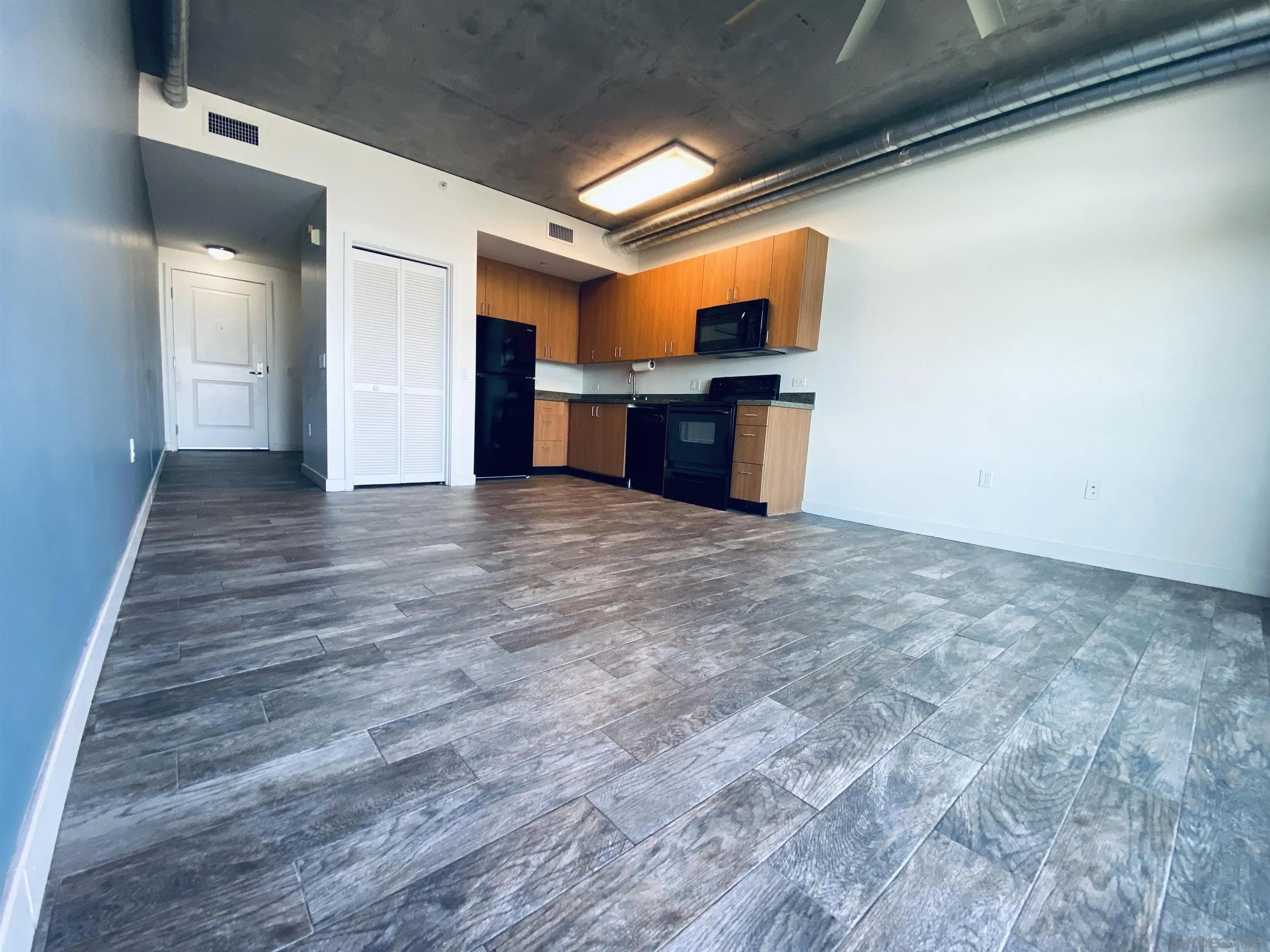 1080 Park BLVD 1209